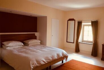 ベッドアンドブレックファースト Chateau De Douzens