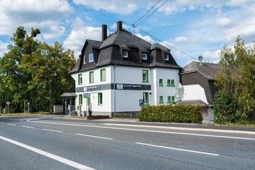 호텔 Corner S Inn  Pension Gästehaus Hostel