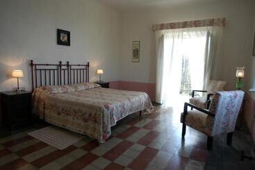 茅舍 Valle Maira, Agriturismo Nel Parco Dei Nebrodi