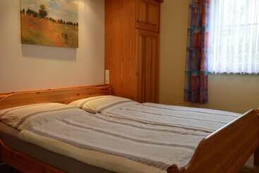 コテージ Comfy Apartment In Gransdorf With Garden