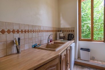 Cottage In An Old Remote Farmhouse Near Chã¢teauroux