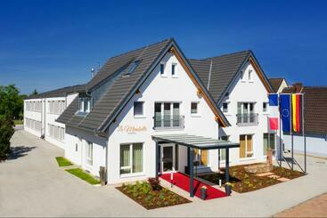 فندق La Mirabelle Close To Europa Park