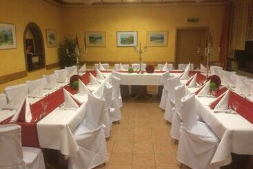 Отель Restaurant Zum Felsenkeller