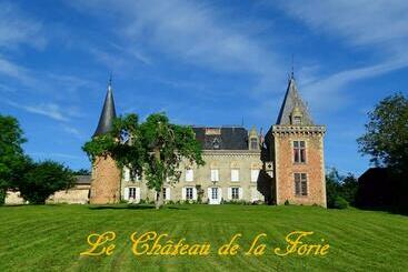 膳宿费 Château De La Forie