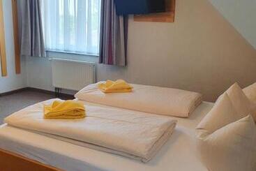 ペンション Gasthof Zur Friedenseiche