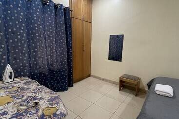 کلبه Traveller's Palm Court