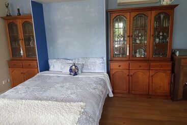 Bed and Breakfast Cottage On Main