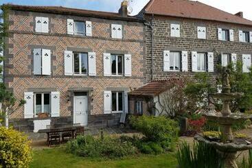 住宿加早餐  Maison D Hotes Les Trefles