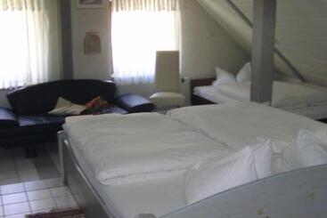 ベッドアンドブレックファースト Zur Guten Quelle