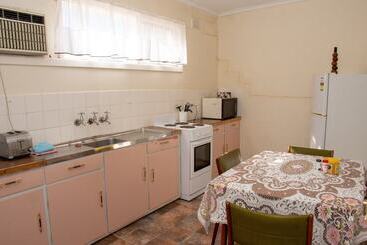 بنسيون Kimba Units