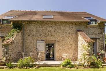 פנסיון La Grange De La Guesle