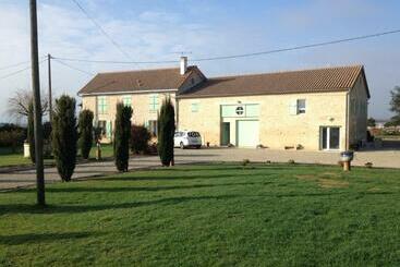 פנסיון Le Coteau De Bazeille Spa & Sauna Sas