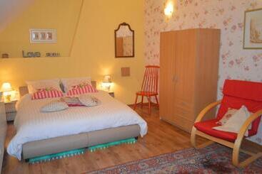 Bed and Breakfast La Gentilhommière Du Château De Ragnies