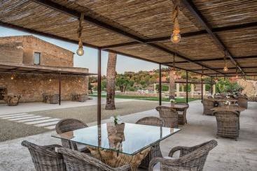 Mesmirizing Cottage In St Llorenç Des Cardassar With Swimming Pool