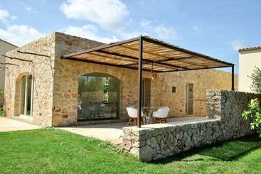 Mesmirizing Cottage In St Llorenç Des Cardassar With Swimming Pool