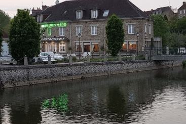 ホテル Le Lion Verd