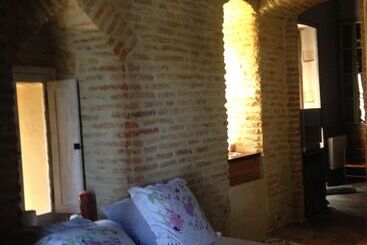 膳宿费 Chateau De Vallègue