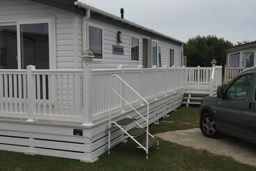 Сельский дом Camber Sands Lodge