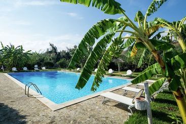 Cottage In Santa Flavia With Swimming Pool, Terrace,barbecue