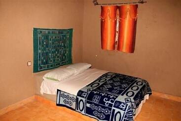 تختخواب و صبحانه Desert Camping