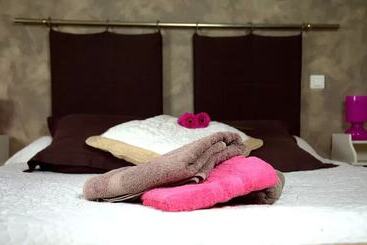 مبيت وإفطار Domaine Du Siestou Wine Resort & Spa