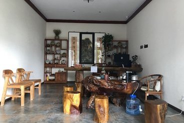 Da Li Ling Hai Xiang Yue Inn