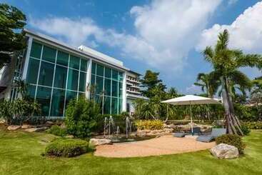 Отель Many Holiday Caribbean Resort