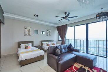 בית מלון כפרי Oyo Home 89316 Special Studio Setia Alam Trefoil