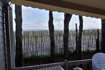 هتل Tourne Pied à Collier