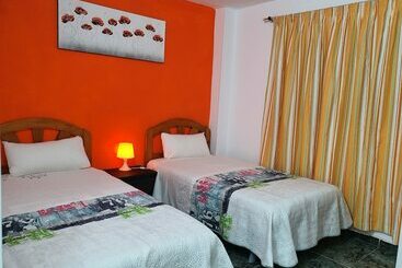 펜션 Low Cost Room Plaza de Hierro III