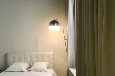 펜션 Palais Des Rois D Aragon