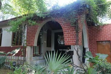 Tiger Heaven Resort Bandhavgarh