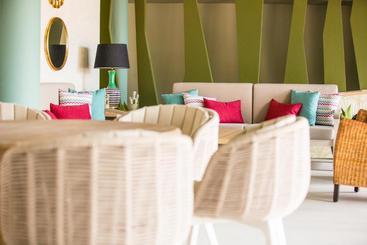 Amadores Beach Apartments