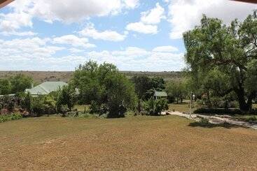 ホテル Leeuwenbosch Shearers Lodge