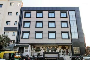 酒店 Capital O  Taj Castle