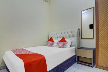 酒店 Oyo 90074 Barkah 46