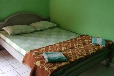 호텔 Oyo 90079 Villa Pondok Idola