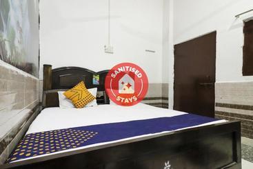 酒店 Spot On 76155 Happy