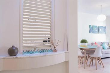 هتل The Beach Club Premium Private Apartments