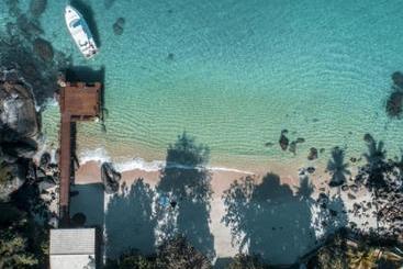 בית מלון כפרי Angra Beach