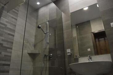 פנסיון Cazare 77