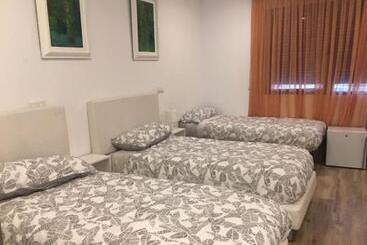 بنسيون Rooms H Skyline