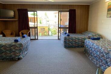 Sandpiper Motel