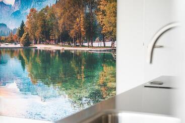 تختخواب و صبحانه The Residence Enschede