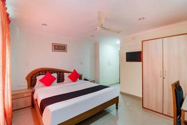 Treebo Y Hotels Elite, Khandagiri