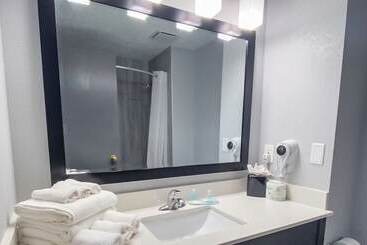 酒店 Quality Inn Roseville Detroit North