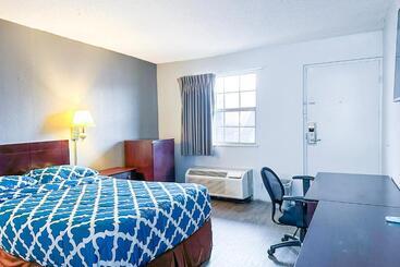 Motel 6 Madisonville, Ky  Morton’s Gap