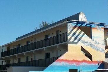 فندق The Bay Inn At Lani Kai