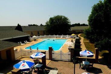 בית מלון כפרי Inn At Reading  & Conference Center