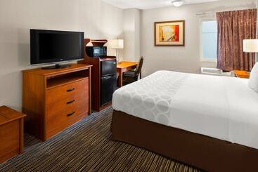 Magnuson Hotel Detroit Metro Airport